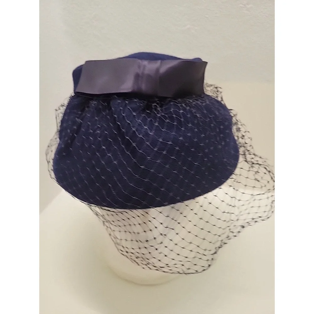 Purple Glenover‎ Henry Pollak 100% Wool Pillbox hat with net Fascinator, 1940's